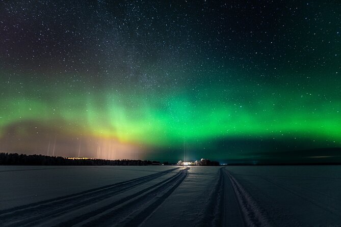 Private Northern Lights Photography Hunting - Fires, soup, berry juice, and waiting in the cold