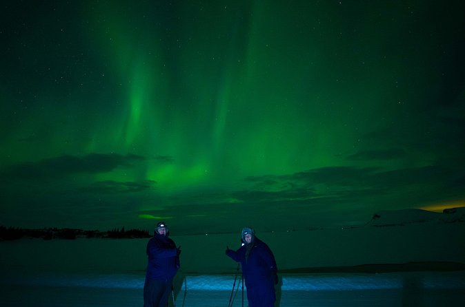 Private Northern Lights Tour - Champagne & Chocolates Aurora Hunt - Champagne, hot chocolate, and a warmer wait