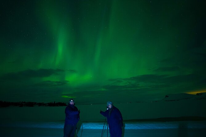 Private Northern Lights Tour - Champagne & Chocolates Aurora Hunt - Mercedes EQV comfort or Super Jeep access