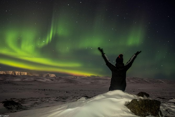 Private Northern lights with photographs - Waiting outdoors for the aurora