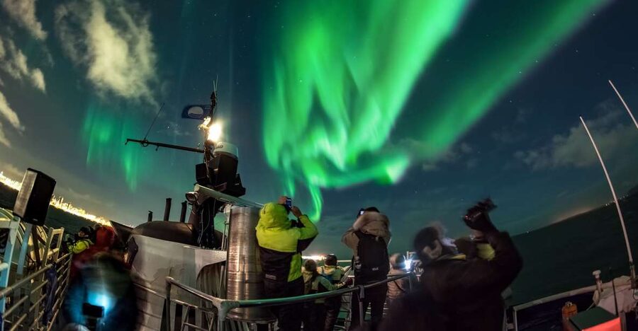 Reykjavik: 2-Hour Northern Lights by Boat with Backup Plan - What the two-hour search is really like