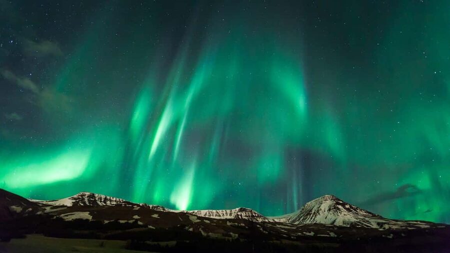 Reykjavik: Aurora Small Group 4x4 Northern Lights Adventure - Why the 4x4 vehicle matters outside Reykjavík