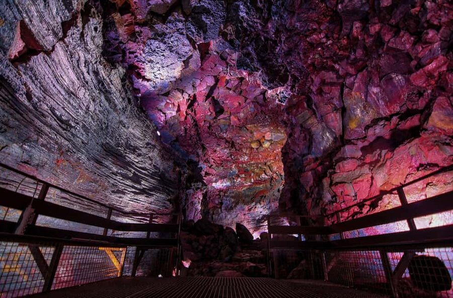 Reykjavik: Evening Lava Tunnel and Northern Lights Hunt - What happens if the lights do not appear