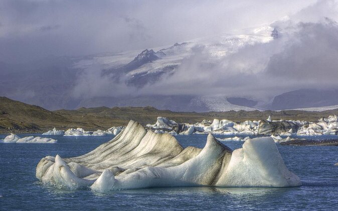 Reykjavik: Glacier Lagoon & Fjaðrárgjúfur Canyon Small-Group Tour - Key points to know before booking