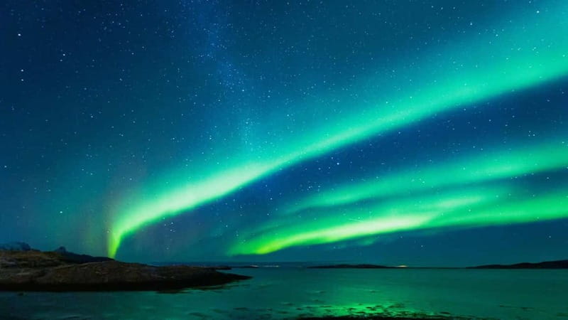 Reykjavik: Northern Lights Adventure Tour with Hot Chocolate - Understanding what you are seeing
