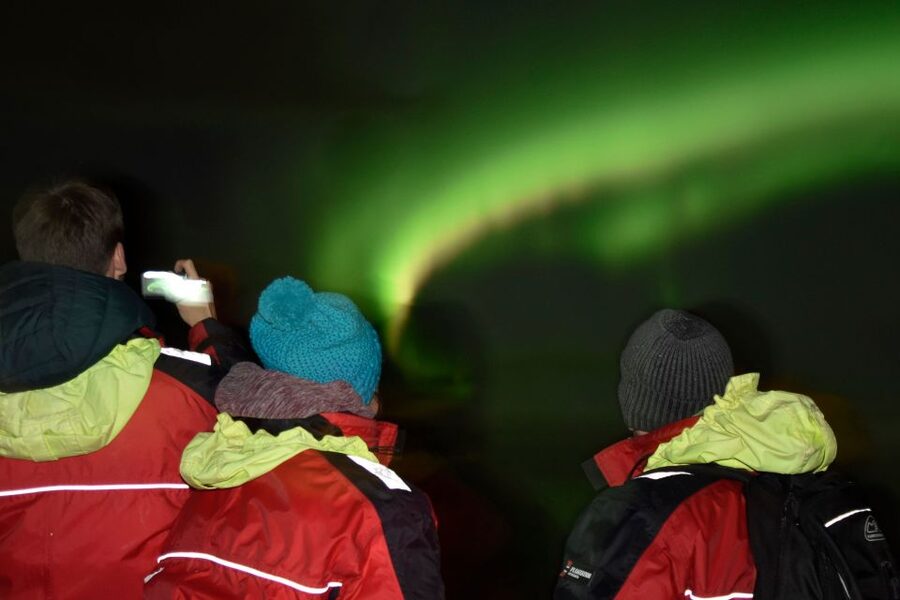 Reykjavík: Northern Lights Cruise - Staying warm on deck