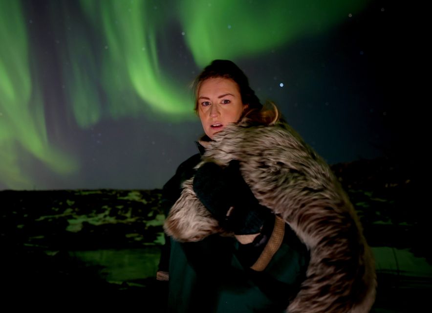 Reykjavik: Northern Lights Tour w/Pro Photos - Small Group - Hunting the Aurora beyond Reykjavík