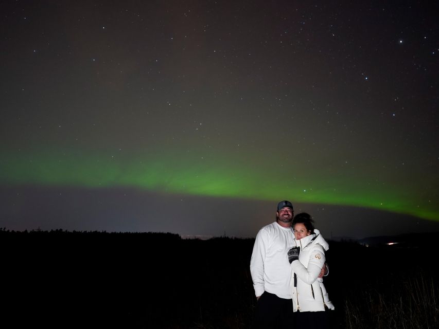 Reykjavik: Northern Lights Tour w/Pro Photos - Small Group - The guides make or break the night