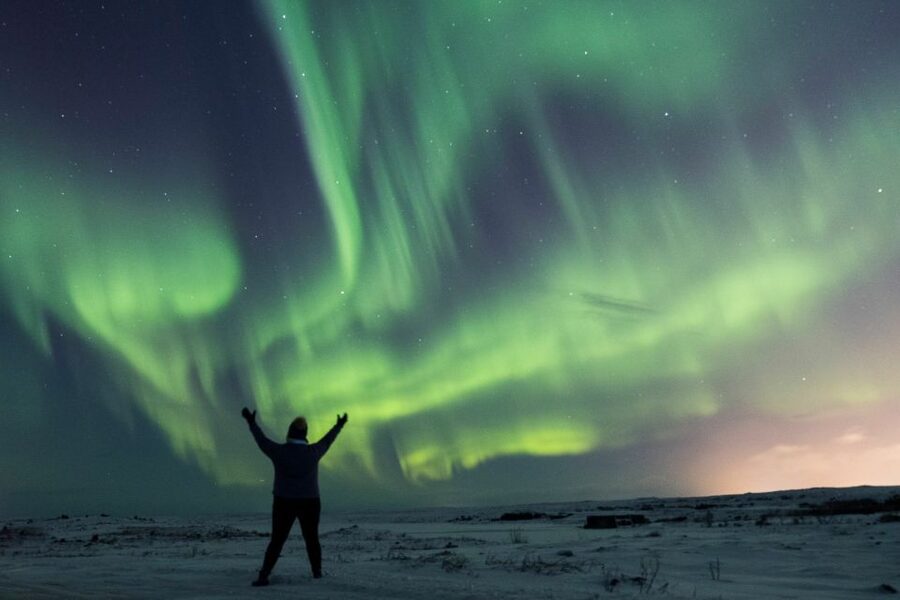 Reykjavik: Northern Lights Tour with Free Photos & Hot Cocoa - Cocoa, candy, and the practical battle against cold