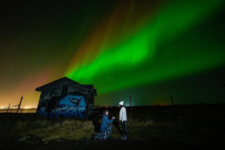 Reykjavik: Northern Lights Tour with Private Photographer - Warm suits, chairs, and the art of waiting