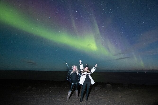 Reykjavik Private Northern Lights Tour with Pro Photographer - Hot drinks, stars, and the waiting game