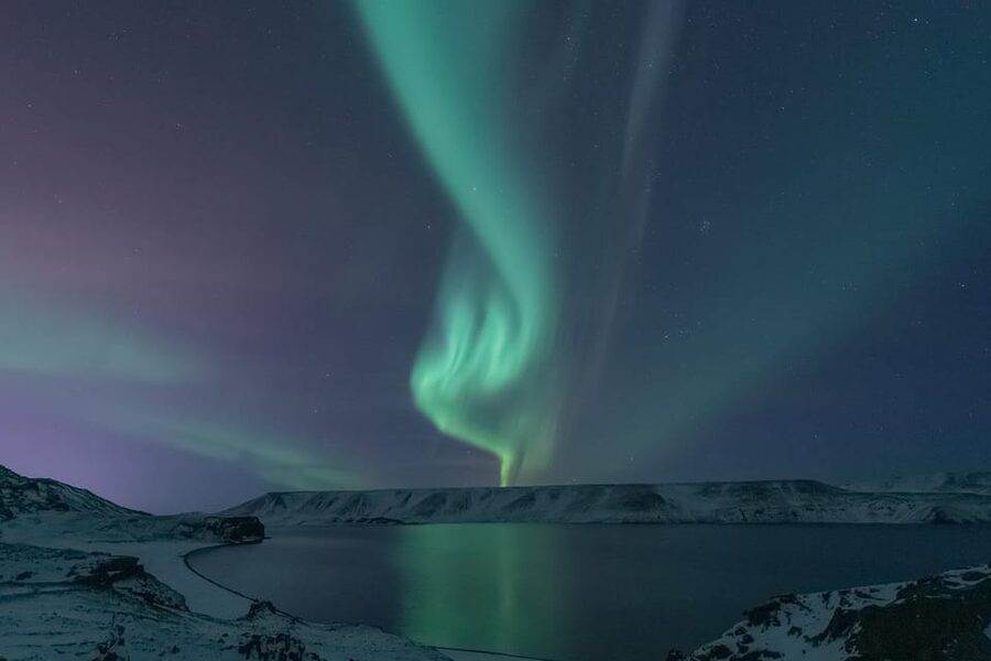 Reykjavik: Small-Group Northern Lights Tour with Pickup - How the Northern Lights chase works