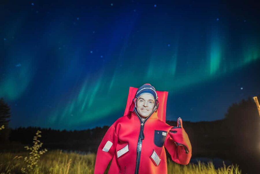 Rovaniemi: Arctic Ice Floating and Northern Lights Tour - Why floating in an ice lake feels so unusual