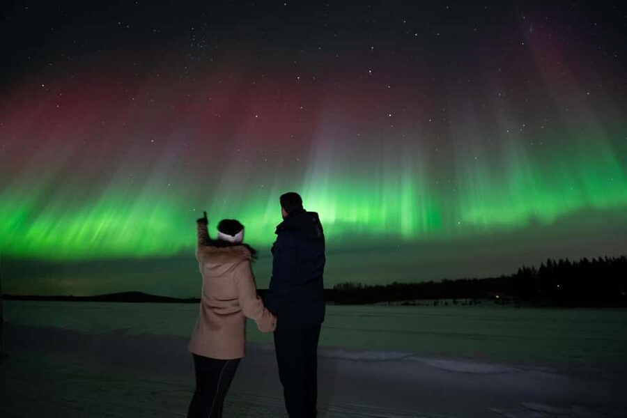 Rovaniemi: Aurora Hunt - Free Photos, 100% Guaranteed Refund - How the aurora chase works after dark