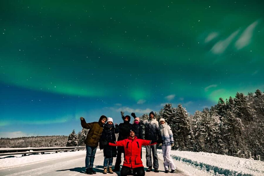 Rovaniemi: Aurora Hunting Photography Tour with BBQ Snacks - The return to your accommodation