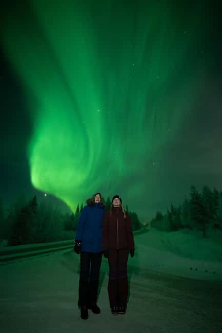 Rovaniemi: Coffee under Northern Lights & Professional Photo - The Chase Begins After Forecasts Set the Time