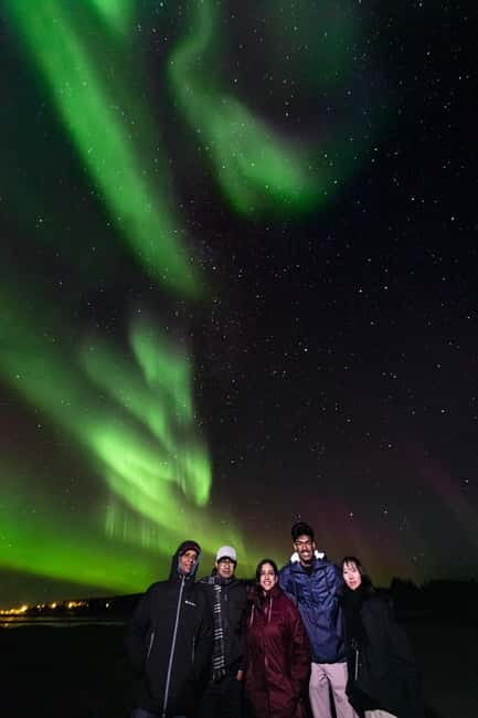 Rovaniemi: Northern Lights Family Tour with Photographer - Professional photos without wrestling with your phone