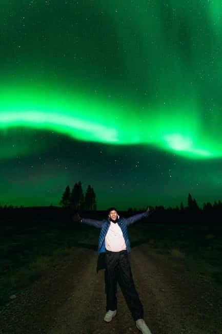 Rovaniemi: Northern Lights Group Tour with Guaranteed View - What happens at the viewing stops
