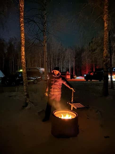 Rovaniemi: Northern Lights Hunters. Aurora + BBQ - Santa Claus Village works best after dark