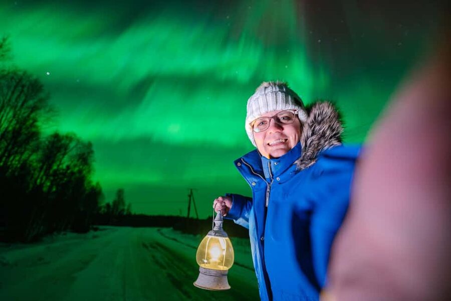 Rovaniemi: Northern Lights Hunting with Photo & Video - Professional portraits under the Northern Lights