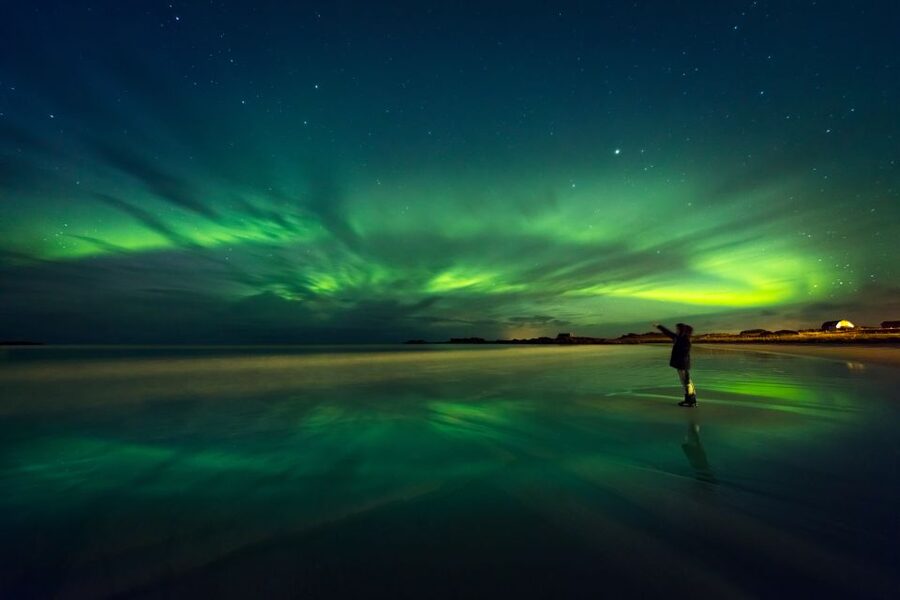 Rovaniemi: Northern Lights Sledge Ride - Searching several spots for the aurora