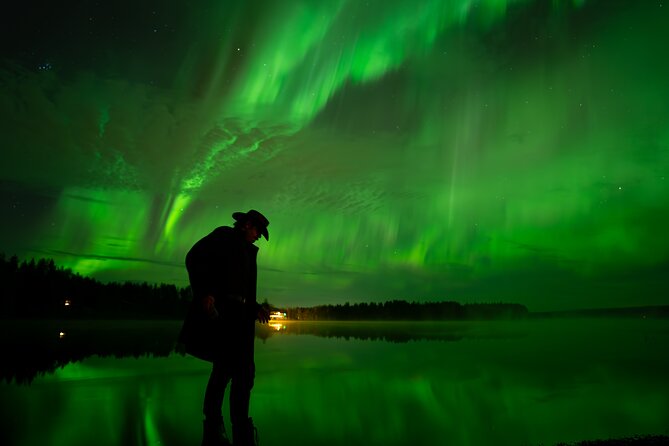 Rovaniemi: Northern Lights Small Group Money-Back Guarantee - The photo service is a major part of the value