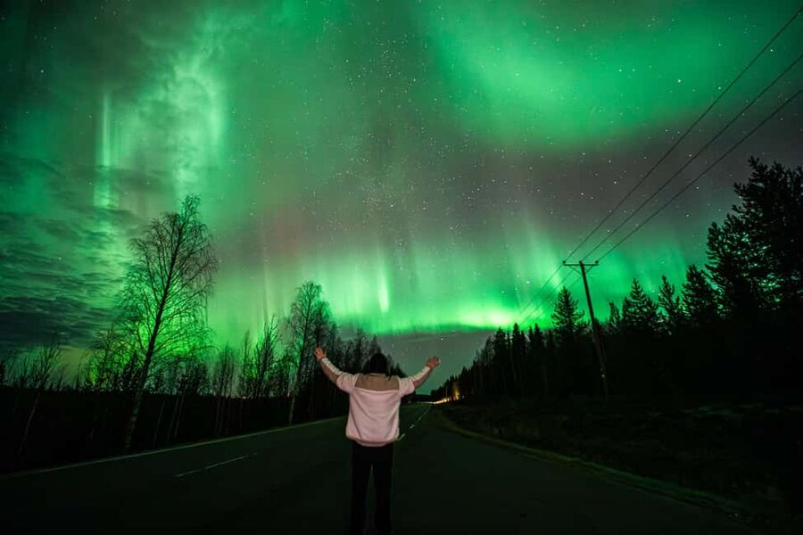 Rovaniemi: Northern Lights Tour – Guaranteed with Photos - A small group keeps the night manageable