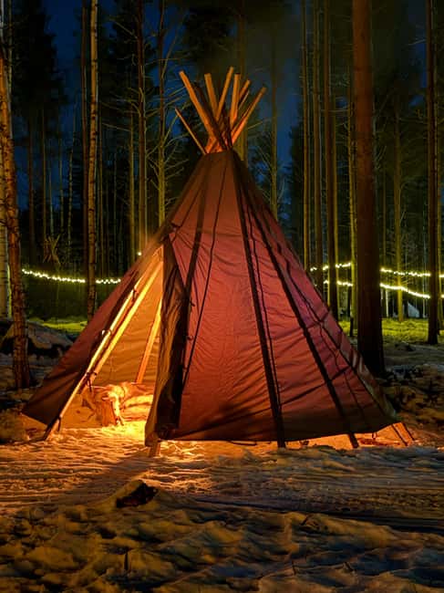 Rovaniemi Winter Activities & Northern Lights! - Warming up inside a Lappish tepee