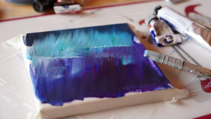 Rovaniemi: Workshop - Aurora painting - Who will enjoy this workshop most?