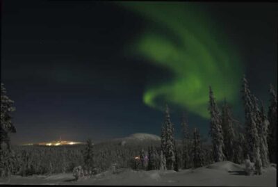 Ruka: Searching for the northern lights with snowshoes