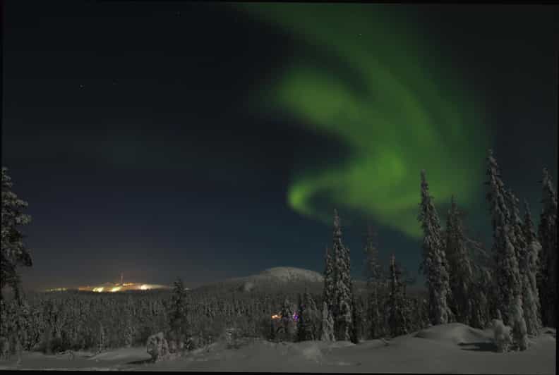 Ruka: Searching for the northern lights with snowshoes - Getting comfortable on snowshoes
