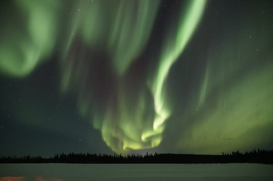 Saariselkä: Aurora Photo Tour by Car with Transfer & Drinks - What the three-hour evening looks like