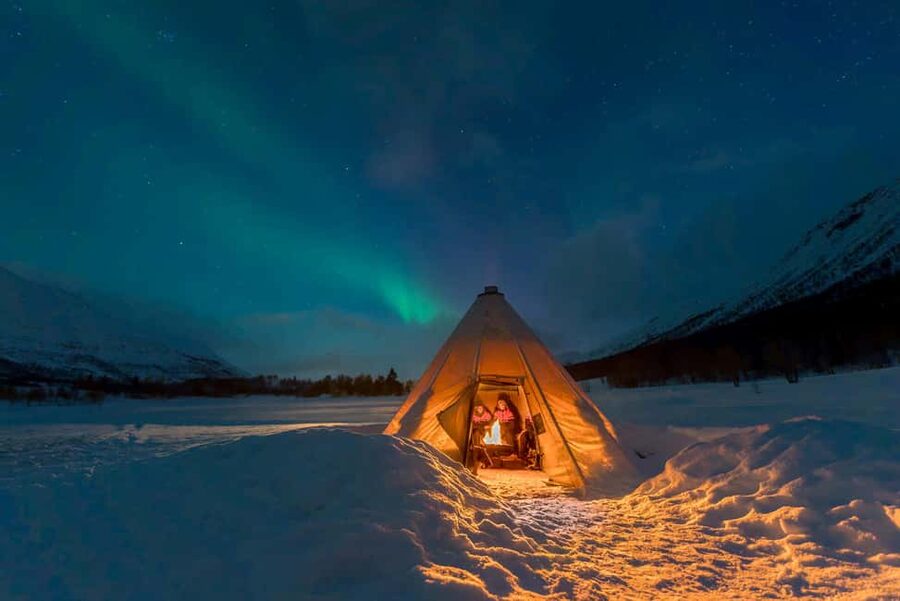 Sami Culture, Northern Lights & Reindeer Visit at Camp Tamok - Waiting for the northern lights
