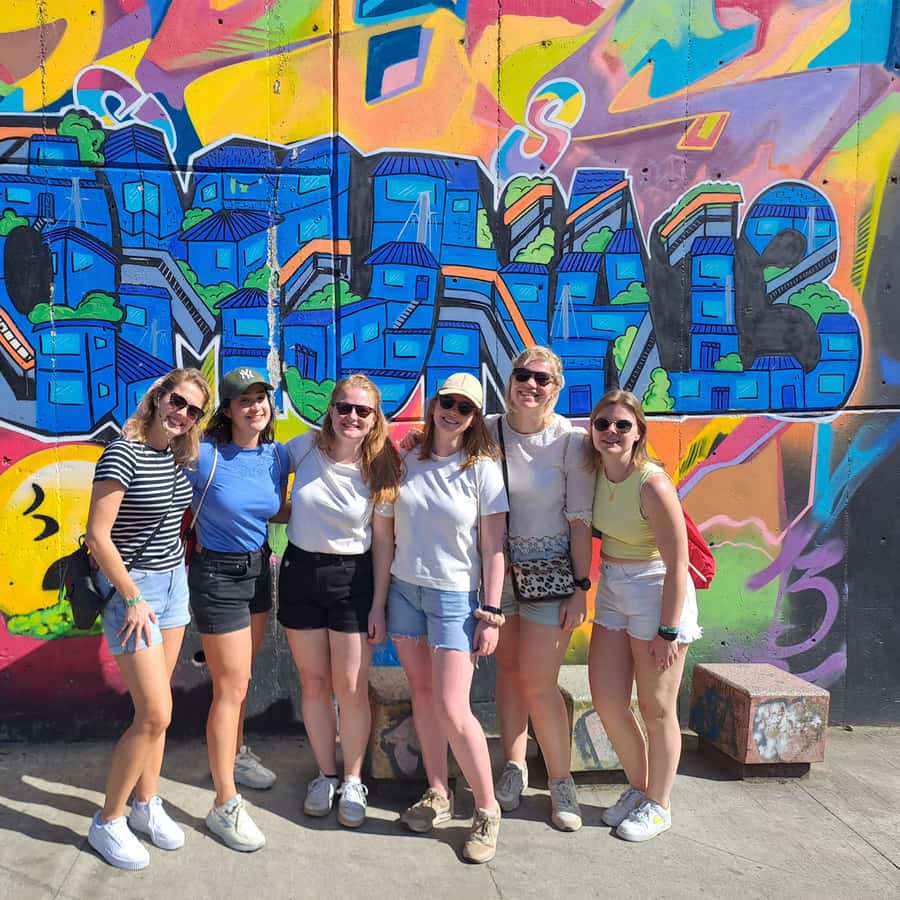 Shared Tour to Comuna 13 & Aurora Cable Car in Medellin - Who Should Book This Comuna 13 Tour?