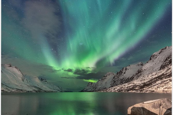 Small group Aurora Chases - When the Sky becomes Magic - Key points to know before booking