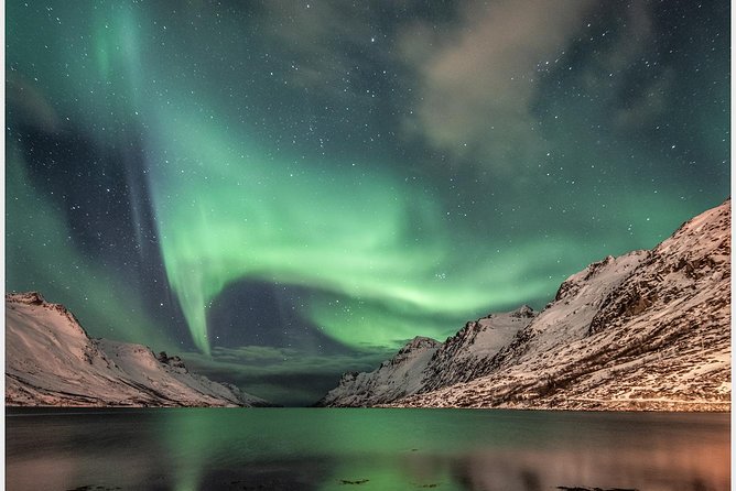 Small group Aurora Chases - When the Sky becomes Magic - Getting photos without carrying a full camera kit