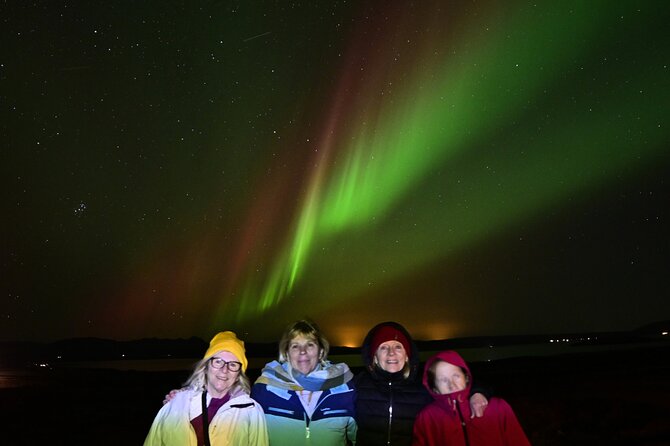 Small-Group Tour: Northern Lights with Photos & Hot Chocolate - The photo service: a useful extra with limits