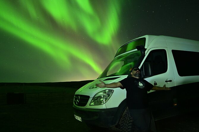 Small-Group Tour: Northern Lights with Photos & Hot Chocolate - The great Northern Lights gamble
