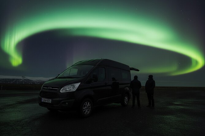 Small-Group Tour: Northern Lights with Photos & Hot Chocolate - What the four-hour evening feels like