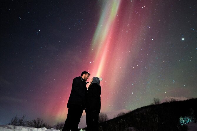 Small Northern Lights Tour Max 8 Guests Pickup and Photography - Why Eight People Changes the Night