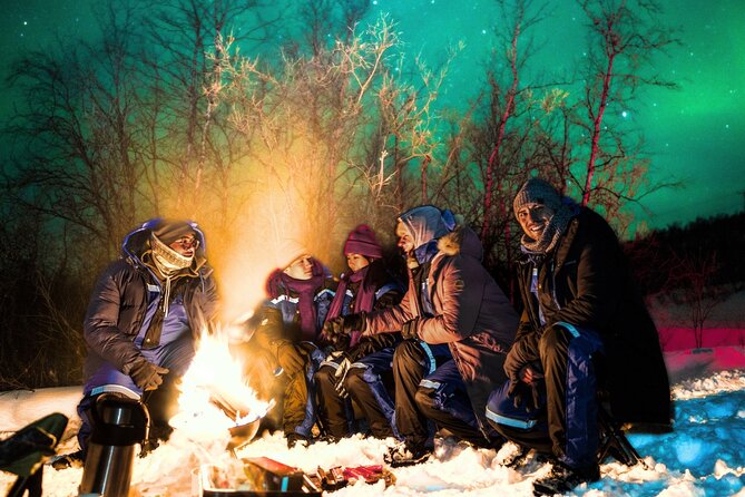Small Northern Lights Tour Max 8 Guests Pickup and Photography - Pickup, Vehicles, and Practical Details