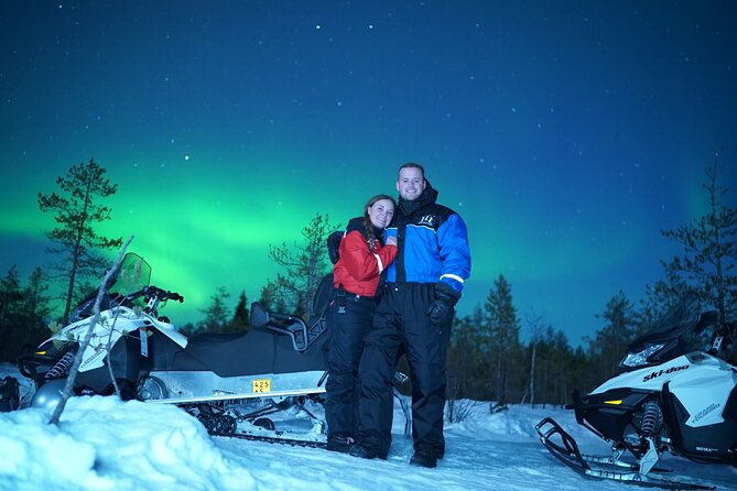 Snowmobile Photography Trip to the Aurora - Learning to photograph the aurora with Remy