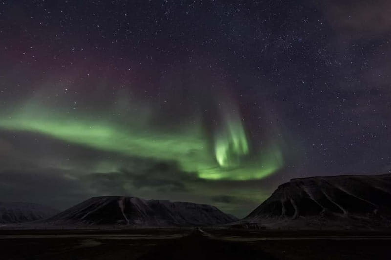 Svalbard: Northern Lights Photography Tour with local expert - Why this Svalbard aurora tour feels different