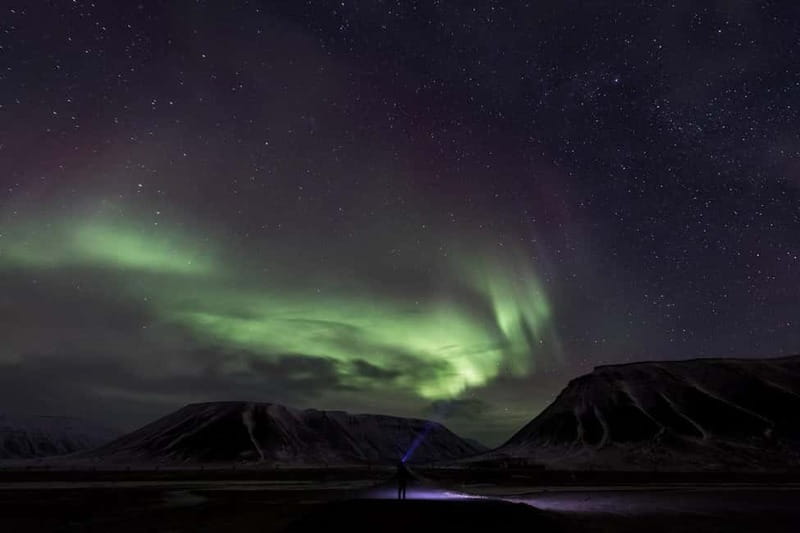 Svalbard: Northern Lights Photography Tour with local expert - Driving through valleys and Arctic darkness