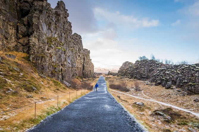 The Golden Circle & Northern Lights Guided Combo tour - Þingvellir, where stone and parliament meet