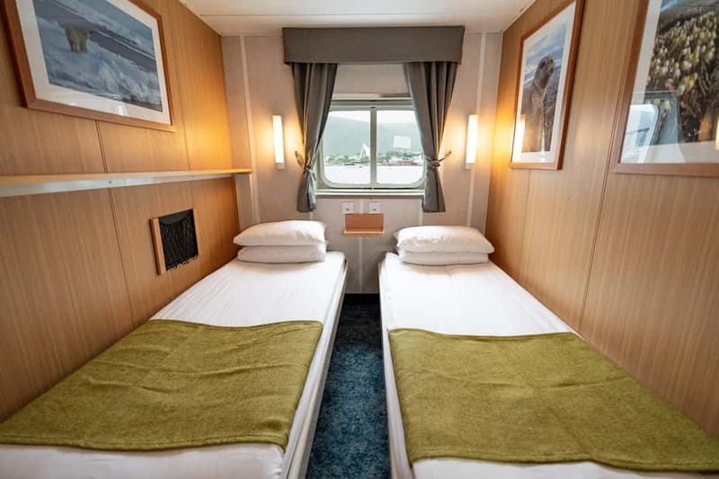 Tromsø: 24hr Northern Lights & Whale Watching Cruise - Comfort, clothing, and practical details