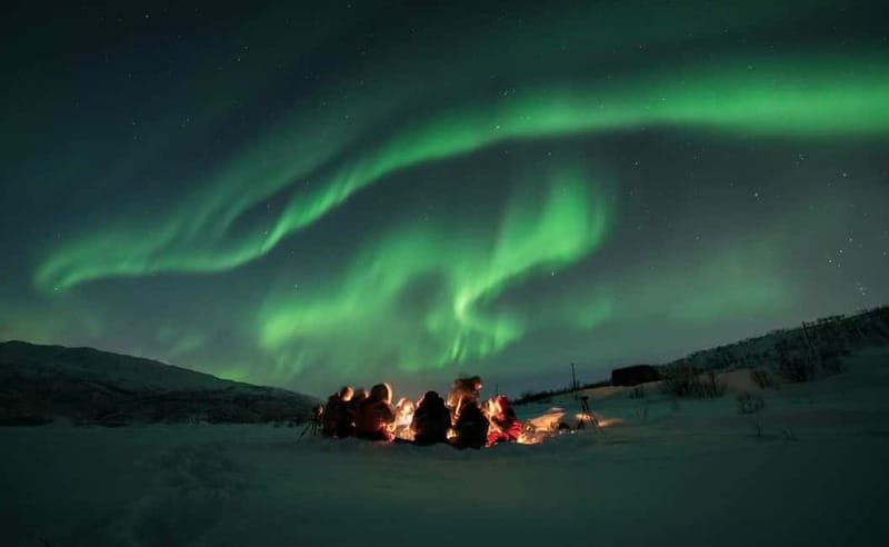 Tromsø: All inclusive Aurora Hunt with photos, food & drinks - Why this Aurora hunt works better than staying in Tromsø