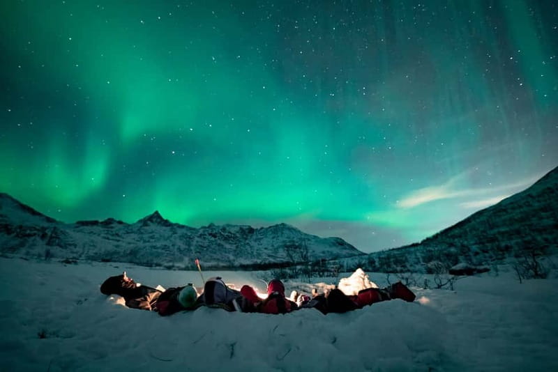 Tromsø: All inclusive Aurora Hunt with photos, food & drinks - The eight-hour route, from city lights to open sky