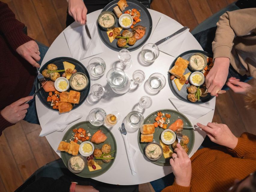 Tromsø: Aurora Dinner Cruise by Hybrid-Electric Catamaran - Who should book this Tromsø evening