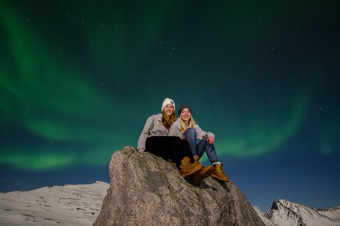 Tromsø: Aurora Magic Northern Lights Tour with Photos - Group size, comfort, and timing
